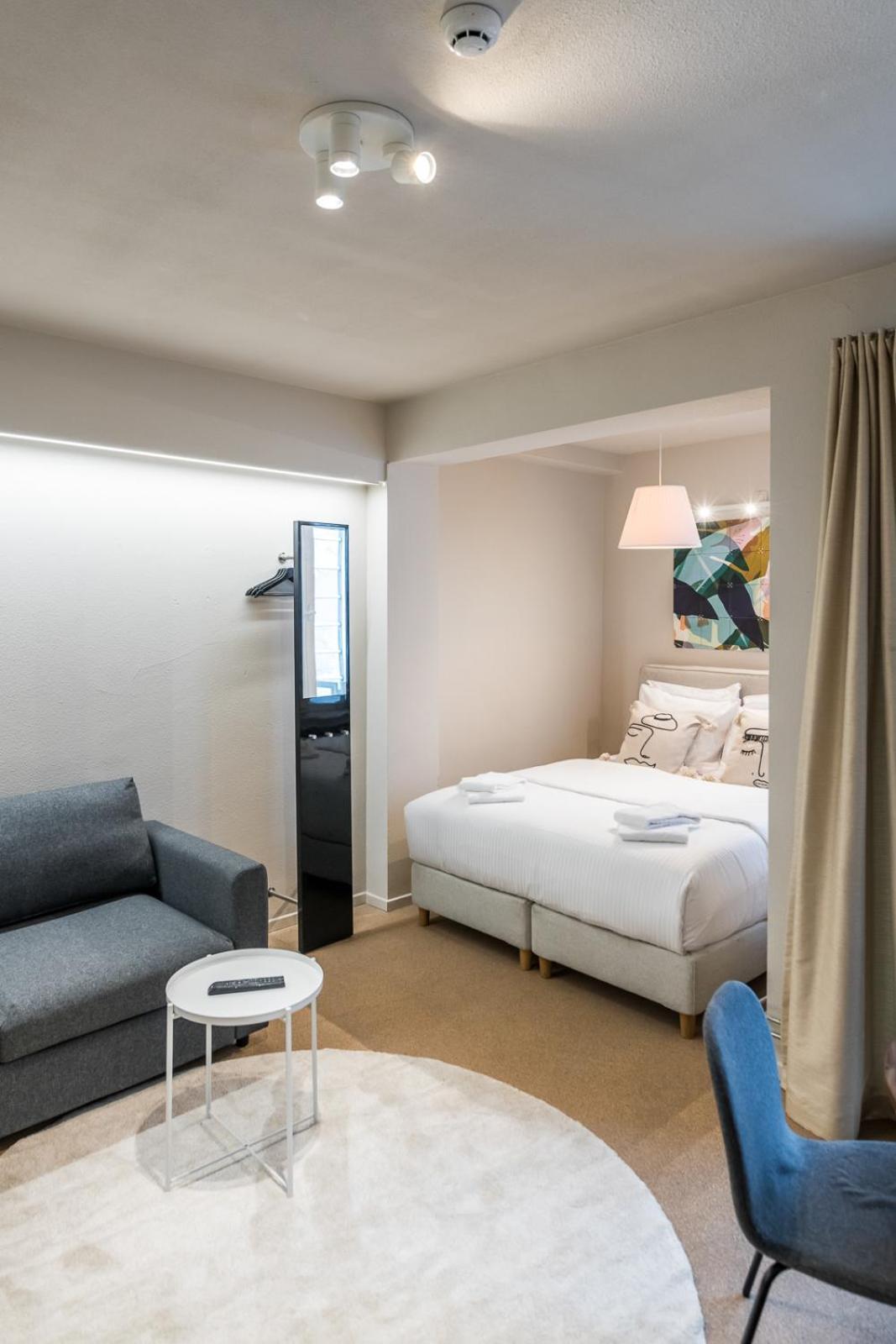 Japie - In The Heart Of Apartment *